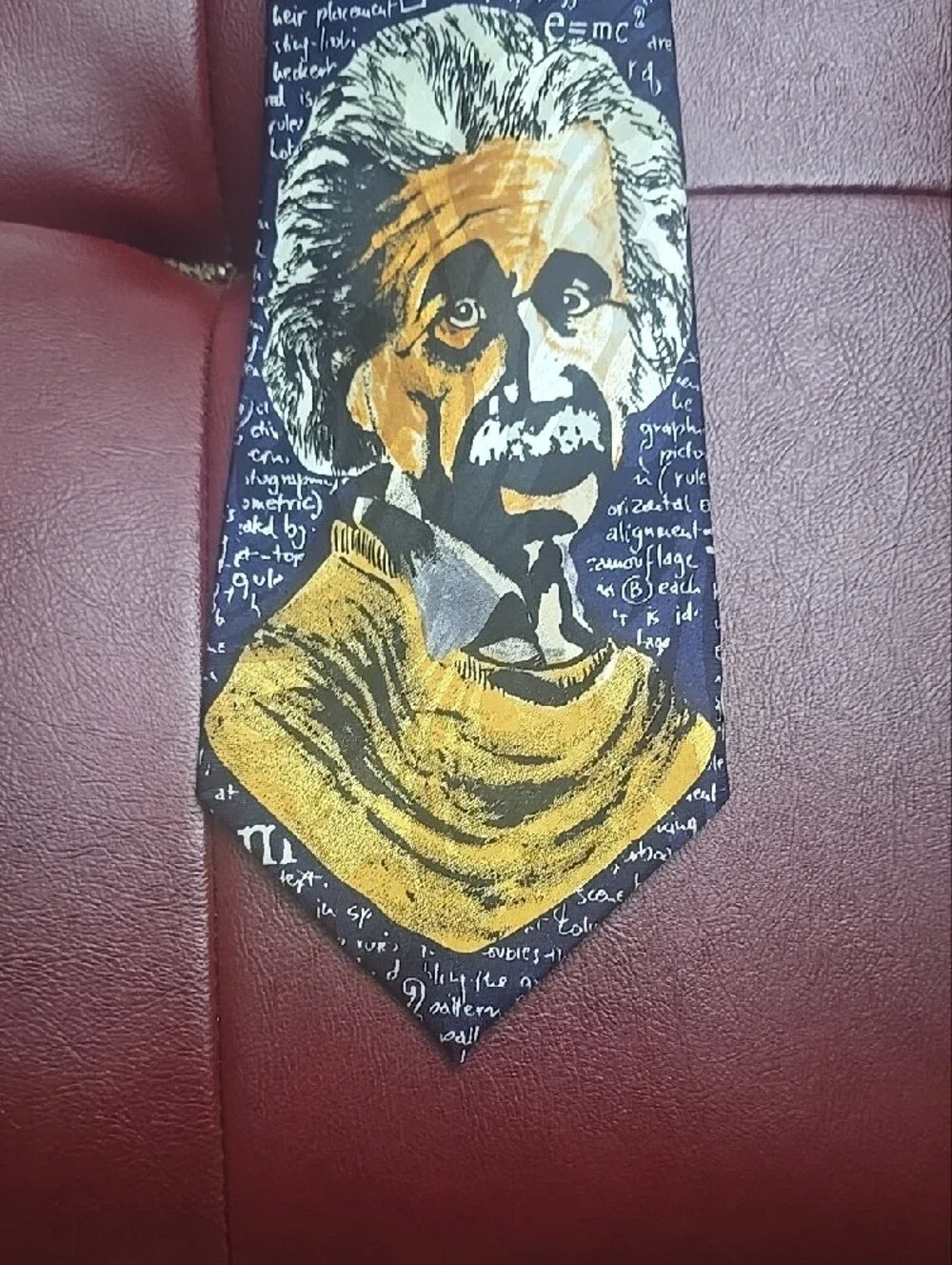 Vintage  Patterned Necktie - Classic Fashion Accessory